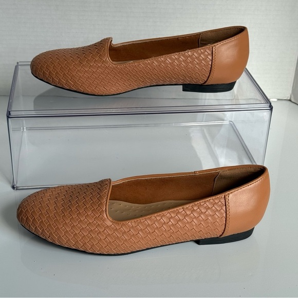 Valley Lane Tan Woven Flats Shoes Size  Size 8.5 W - Picture 3 of 11